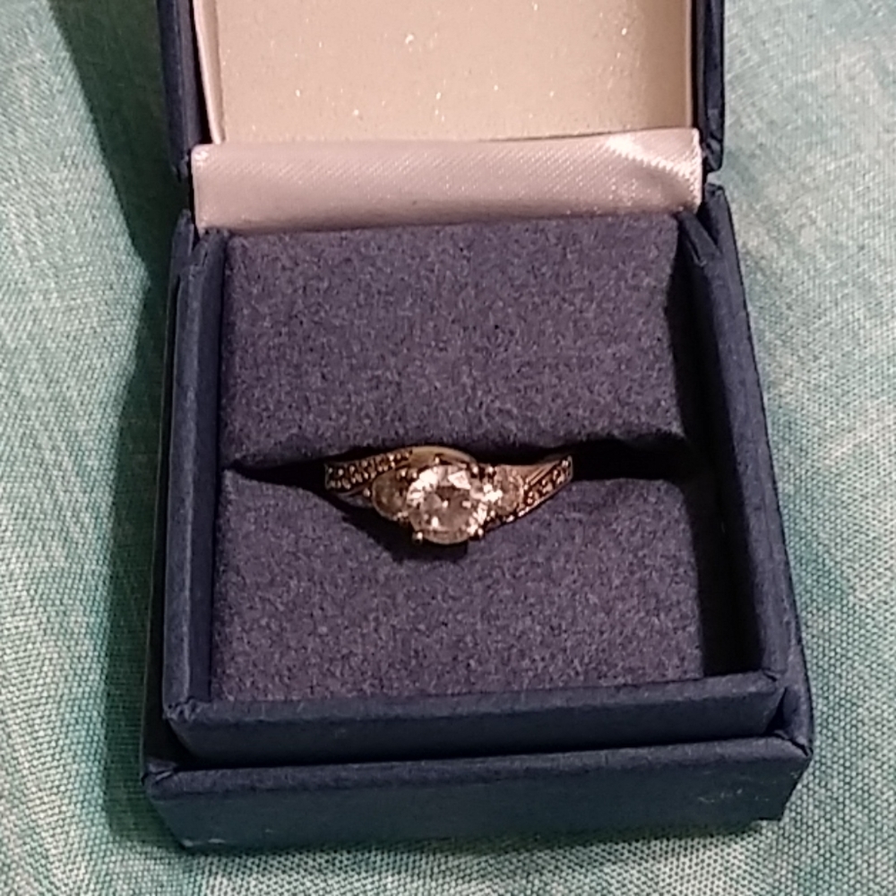 Women's ring